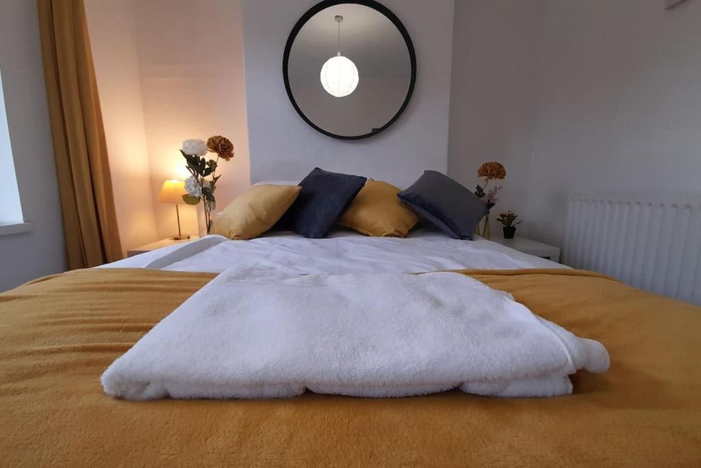 Spacious 4 Bedroom, Free Netflix, Central Location Κάρντιφ Εξωτερικό φωτογραφία