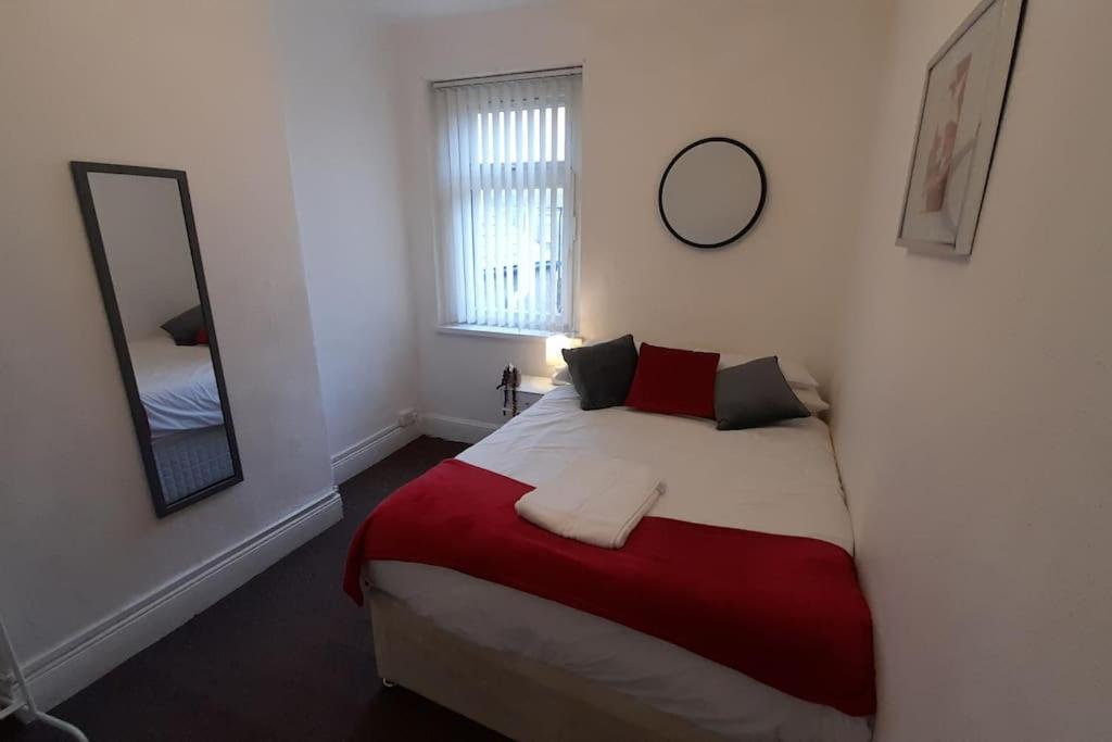 Spacious 4 Bedroom, Free Netflix, Central Location Κάρντιφ Εξωτερικό φωτογραφία