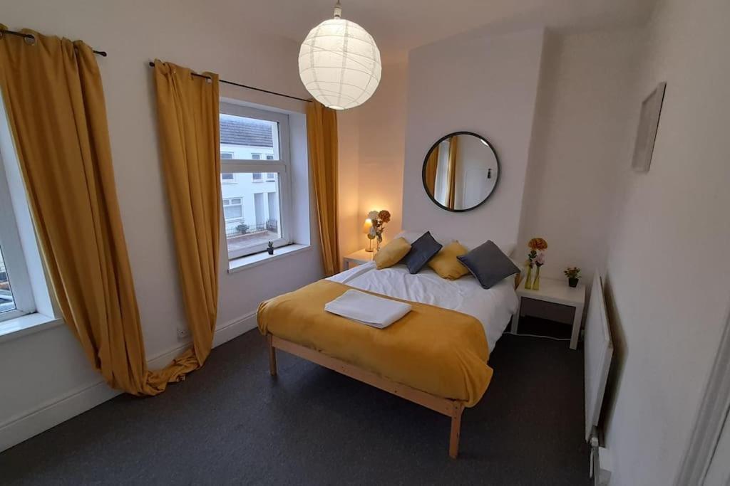 Spacious 4 Bedroom, Free Netflix, Central Location Κάρντιφ Εξωτερικό φωτογραφία