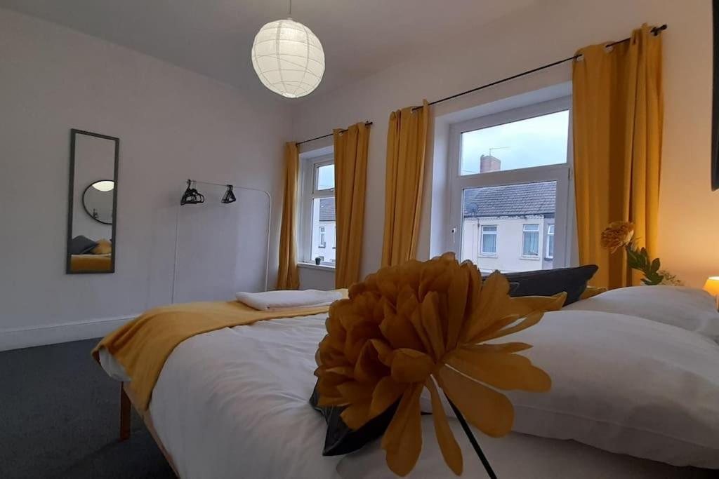 Spacious 4 Bedroom, Free Netflix, Central Location Κάρντιφ Εξωτερικό φωτογραφία