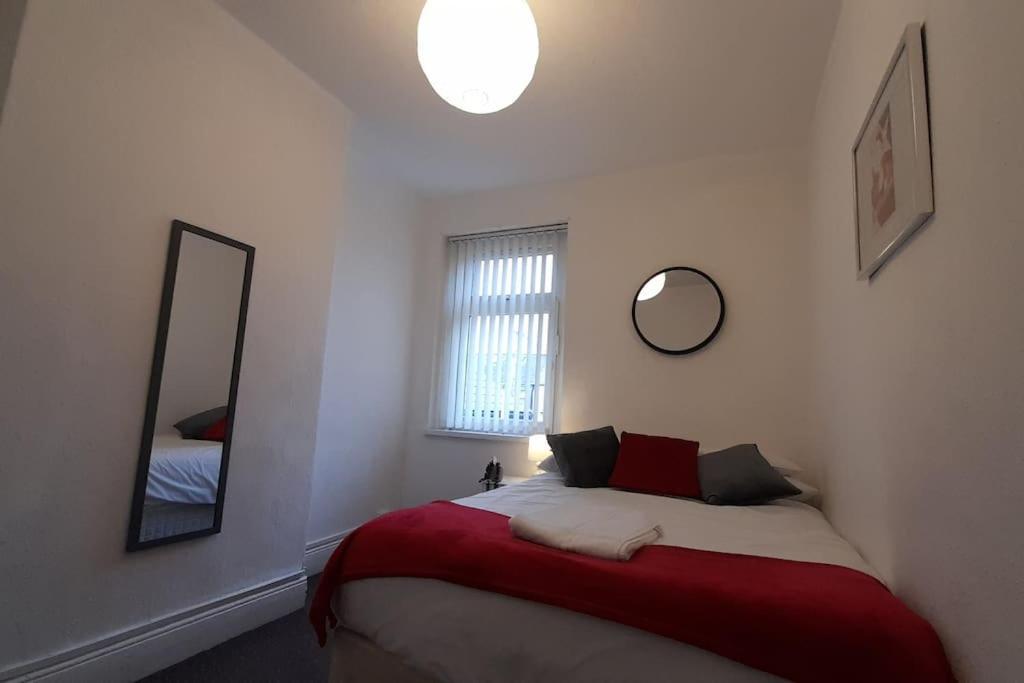 Spacious 4 Bedroom, Free Netflix, Central Location Κάρντιφ Εξωτερικό φωτογραφία