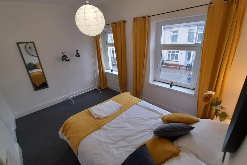 Spacious 4 Bedroom, Free Netflix, Central Location Κάρντιφ Εξωτερικό φωτογραφία