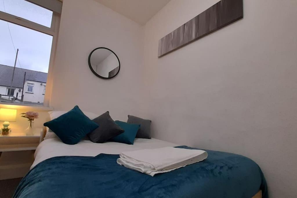 Spacious 4 Bedroom, Free Netflix, Central Location Κάρντιφ Εξωτερικό φωτογραφία