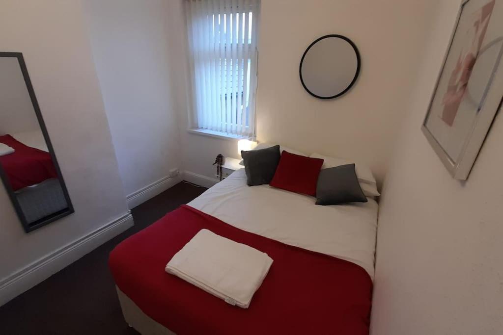 Spacious 4 Bedroom, Free Netflix, Central Location Κάρντιφ Εξωτερικό φωτογραφία