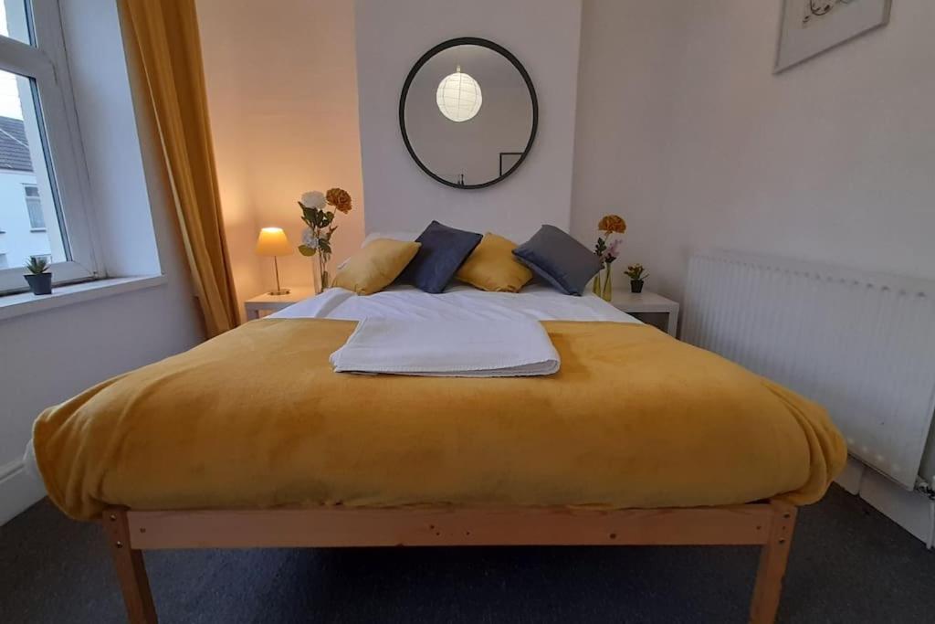 Spacious 4 Bedroom, Free Netflix, Central Location Κάρντιφ Εξωτερικό φωτογραφία