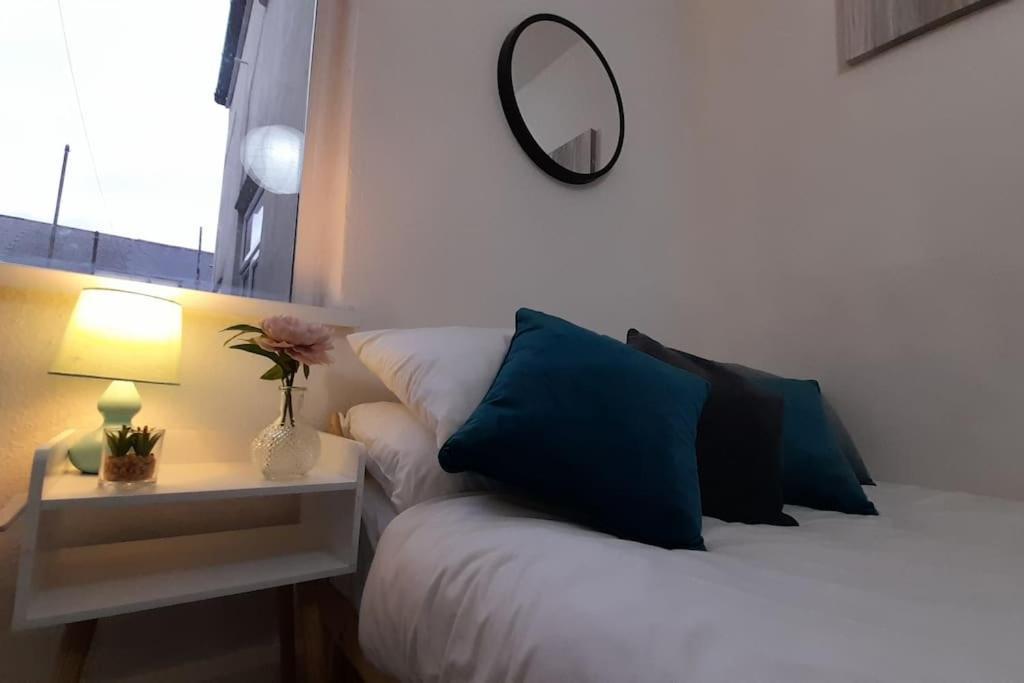 Spacious 4 Bedroom, Free Netflix, Central Location Κάρντιφ Εξωτερικό φωτογραφία